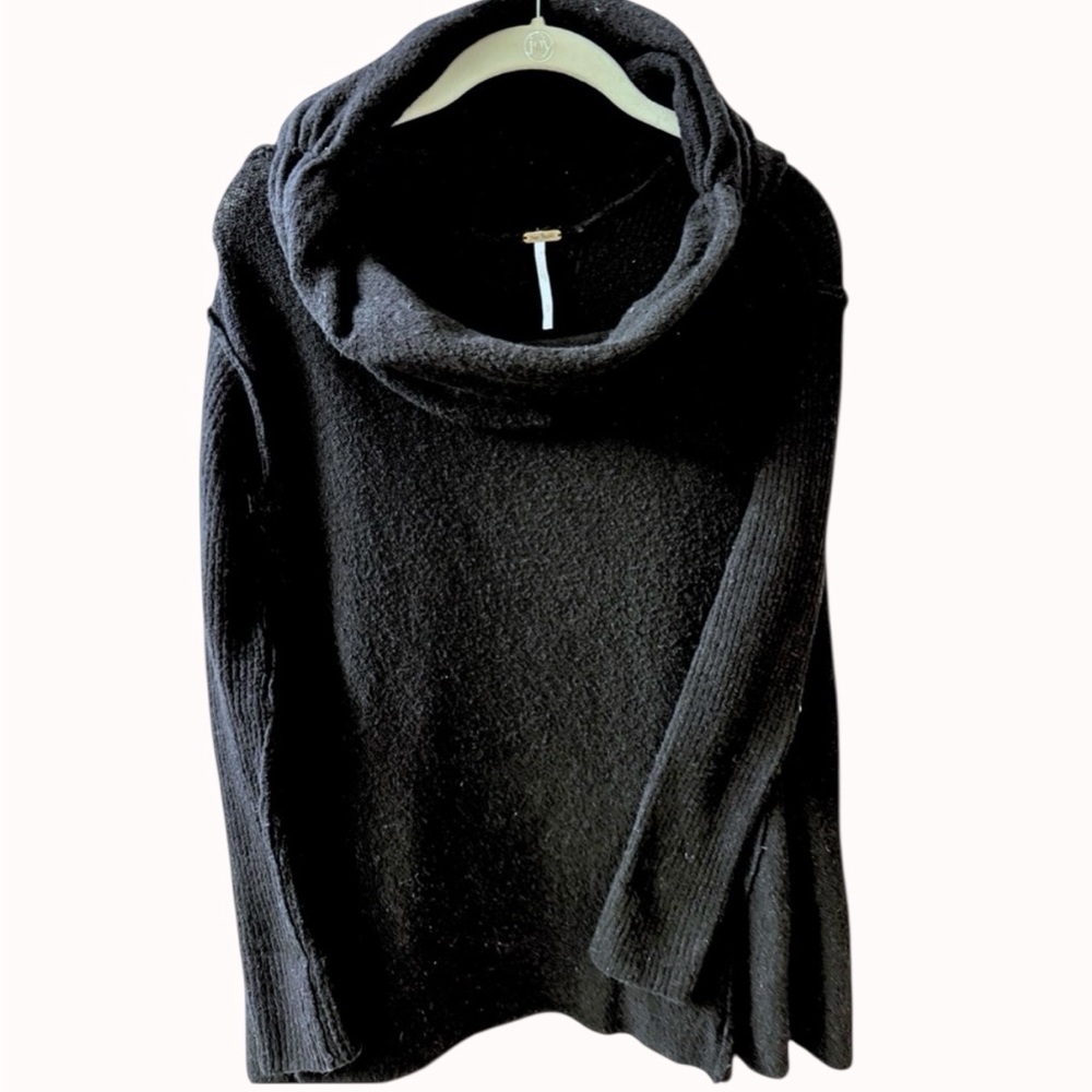 Free People Black Cowl Neck Tunic Swing Sweater Small
Cozy Cabincore Whimsigoth